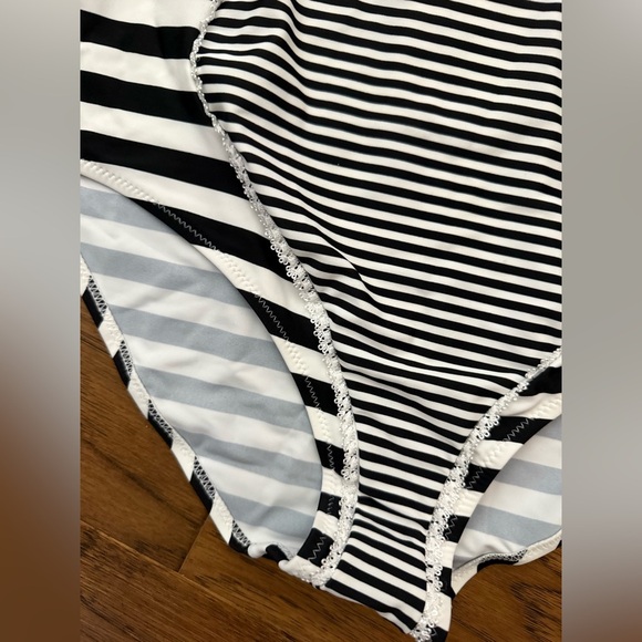 NWT - Belsira Neck-holder Candy Striped Vintage Style Swimsuit (BLACK/WHITE) - Picture 7 of 13